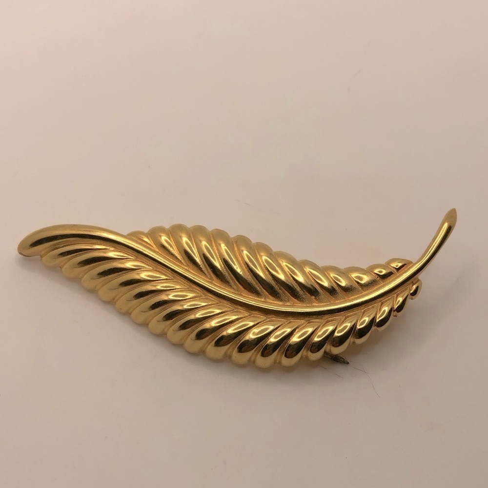 Vtg Gold Tone Leaf / Feather Brooch Signed AS 3.2”
